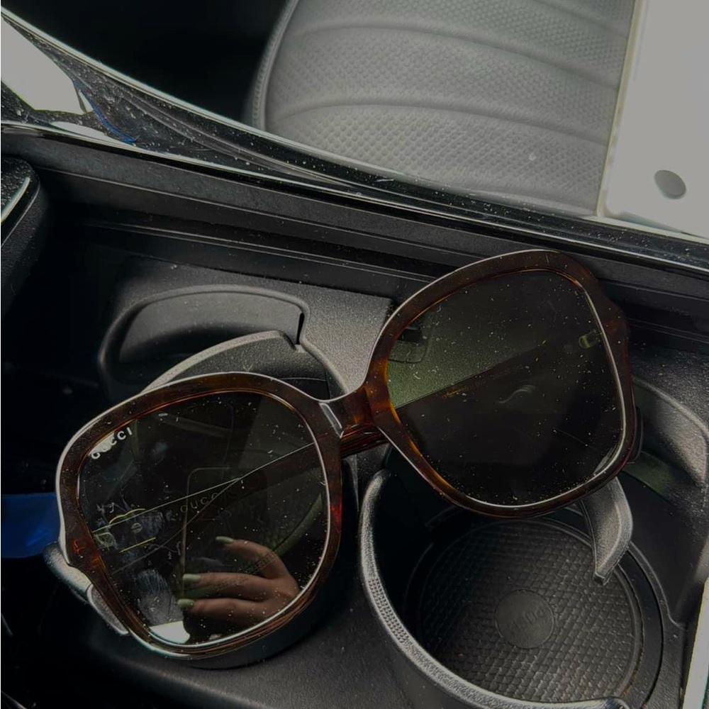 ✔️SOLD✔️Gucci 1072SA Sunglasses 💯Authentic | no case